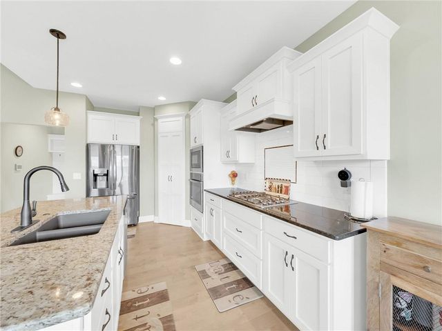 4916 Tallgrass Street, Leavenworth, KS 66048