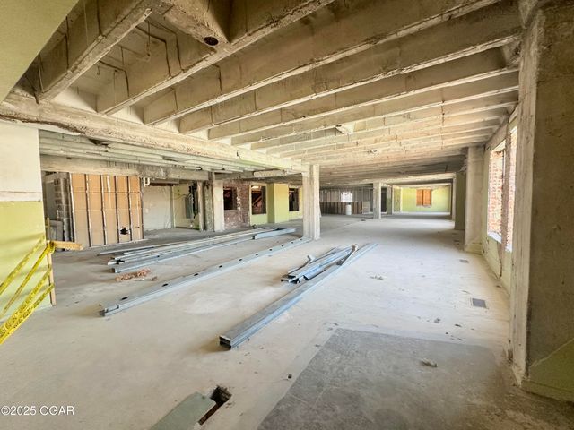 510 S Wall Avenue, Joplin, MO 64801