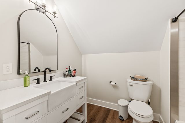 579 Buddy Rd, Burns, TN 37029