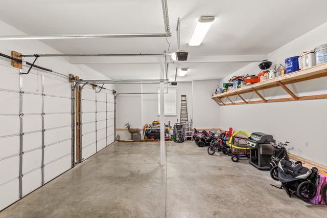 579 Buddy Rd, Burns, TN 37029