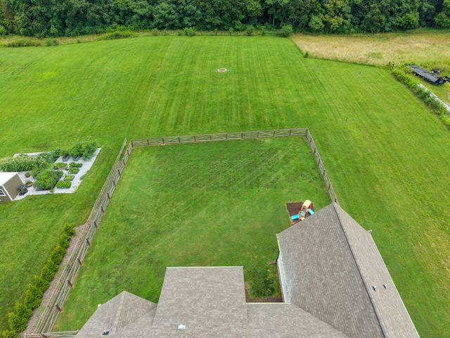 579 Buddy Rd, Burns, TN 37029