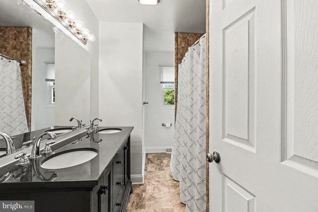829 OLD FORGE RD, New Cumberland, PA 17070
