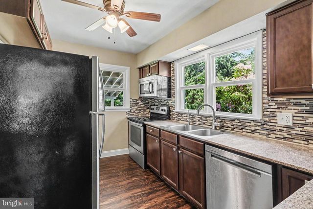 829 OLD FORGE RD, New Cumberland, PA 17070