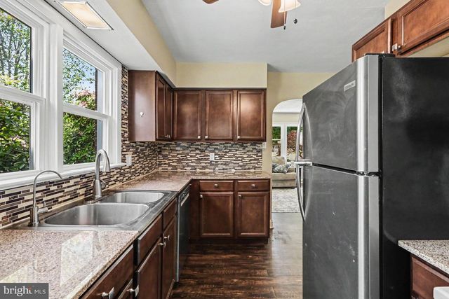 829 OLD FORGE RD, New Cumberland, PA 17070