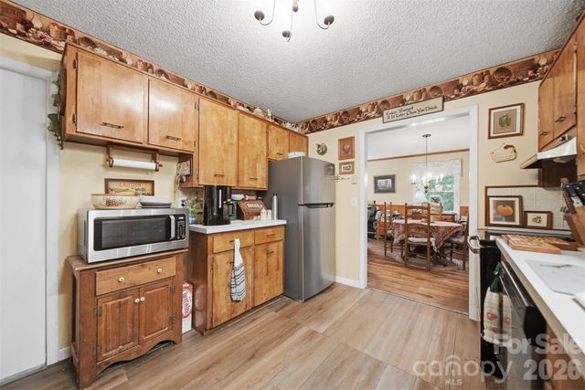 7180 Valley View Drive, Newland, NC 28657