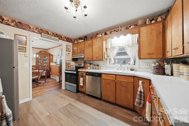 7180 Valley View Drive, Newland, NC 28657