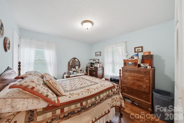 7180 Valley View Drive, Newland, NC 28657