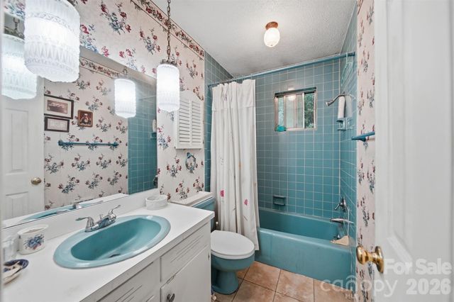 7180 Valley View Drive, Newland, NC 28657