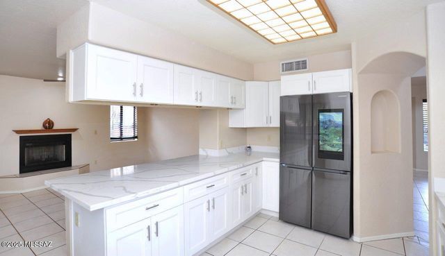 6049 N Reliance Drive, Tucson, AZ 85704