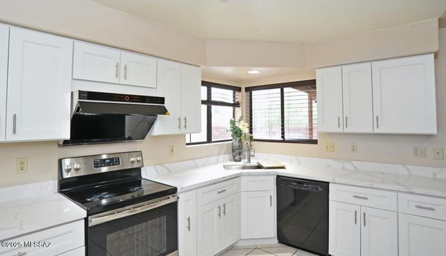 6049 N Reliance Drive, Tucson, AZ 85704