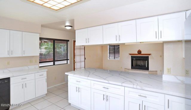6049 N Reliance Drive, Tucson, AZ 85704