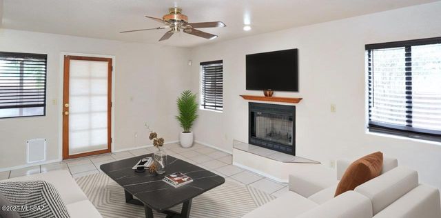 6049 N Reliance Drive, Tucson, AZ 85704