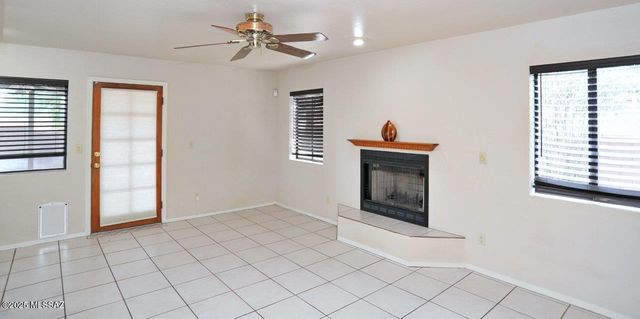 6049 N Reliance Drive, Tucson, AZ 85704