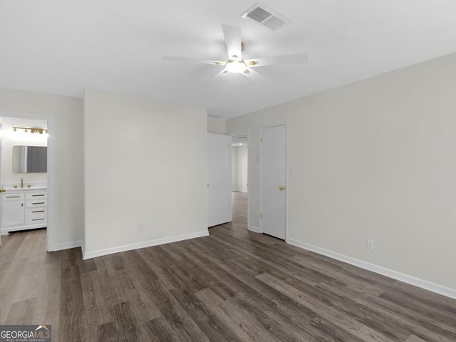 239 Farmbrook Parkway, Stockbridge, GA 30281