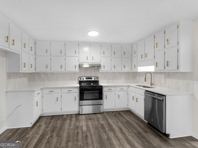 239 Farmbrook Parkway, Stockbridge, GA 30281