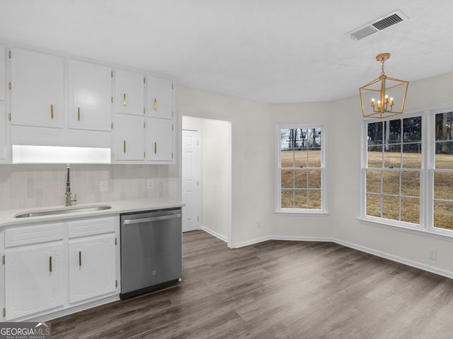 239 Farmbrook Parkway, Stockbridge, GA 30281