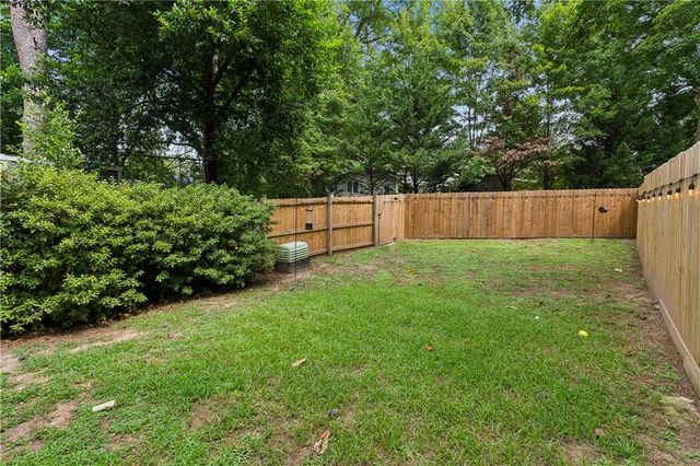 565 Salem Woods Drive SE, Marietta, GA 30067