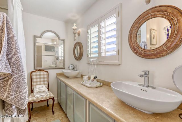 7937 E CRESTWOOD Way, Scottsdale, AZ 85250