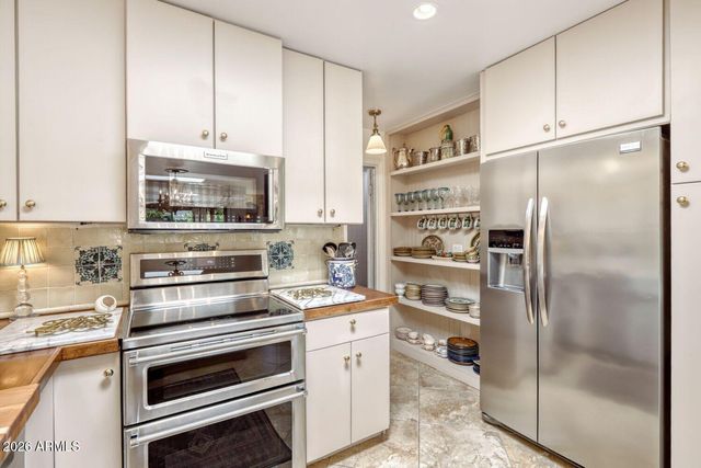 7937 E CRESTWOOD Way, Scottsdale, AZ 85250