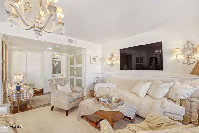 7937 E CRESTWOOD Way, Scottsdale, AZ 85250