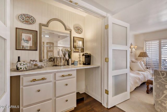 7937 E CRESTWOOD Way, Scottsdale, AZ 85250