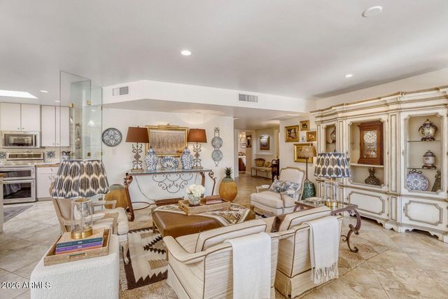 7937 E CRESTWOOD Way, Scottsdale, AZ 85250