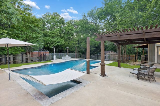 660 Alexandrite Drive, Oak Point, TX 75068