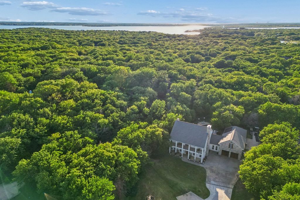 660 Alexandrite Drive, Oak Point, TX 75068