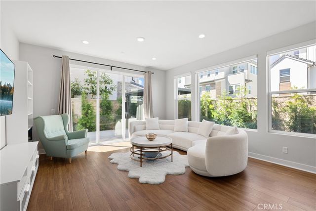 200 Newton, Lake Forest, CA 92630