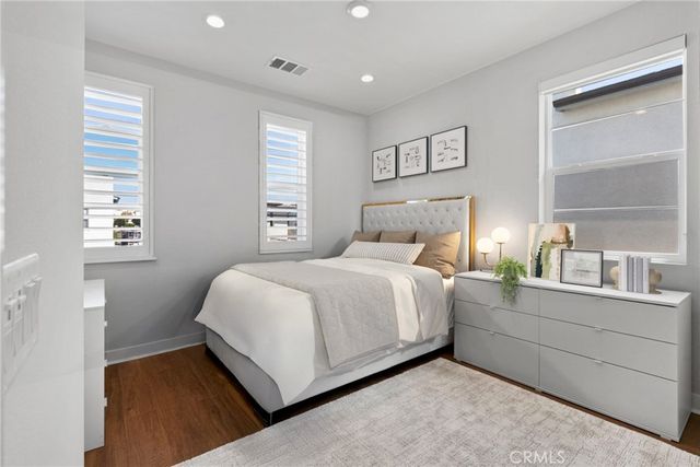 200 Newton, Lake Forest, CA 92630