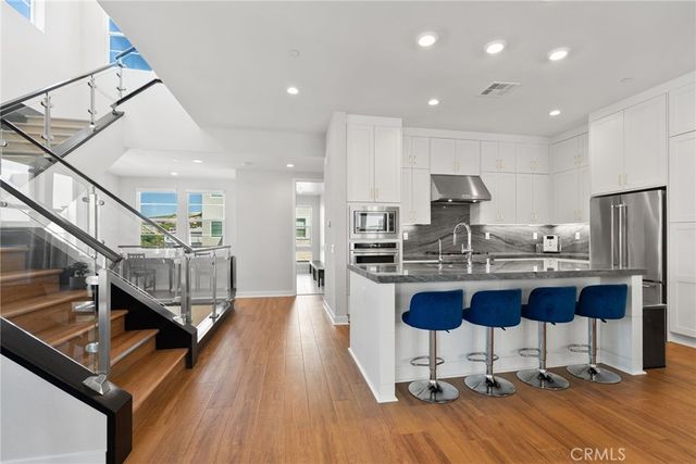 200 Newton, Lake Forest, CA 92630