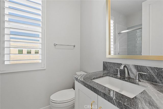 200 Newton, Lake Forest, CA 92630