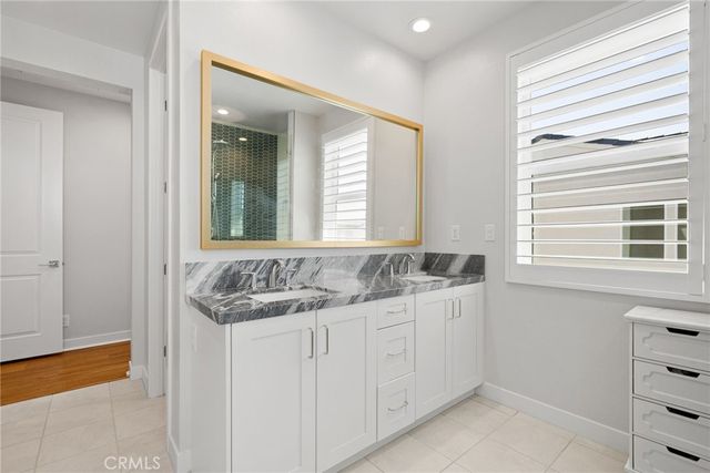 200 Newton, Lake Forest, CA 92630