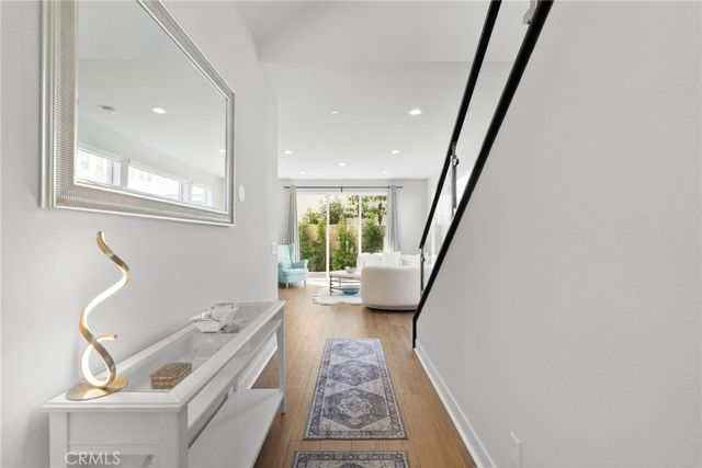 200 Newton, Lake Forest, CA 92630