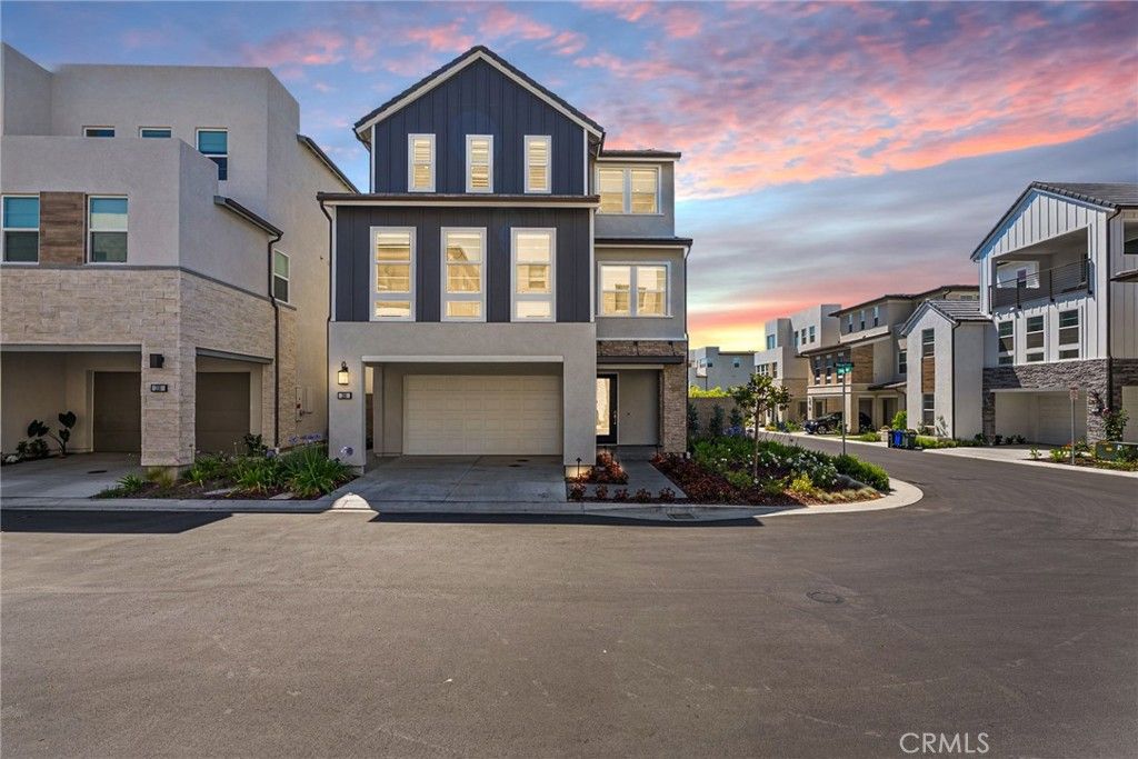 200 Newton, Lake Forest, CA 92630