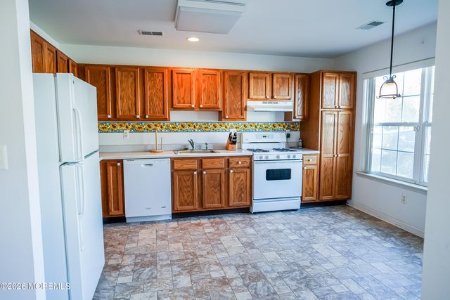 703 Leadership Court 703, Toms River, NJ 08755