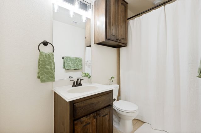 1212 Diamond Leaf Drive, Corinth, TX 76208