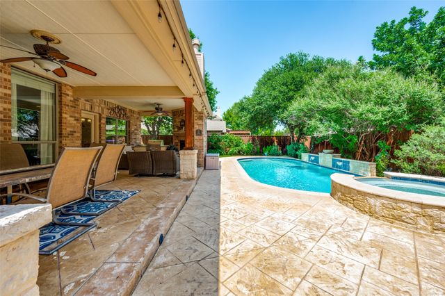 1212 Diamond Leaf Drive, Corinth, TX 76208