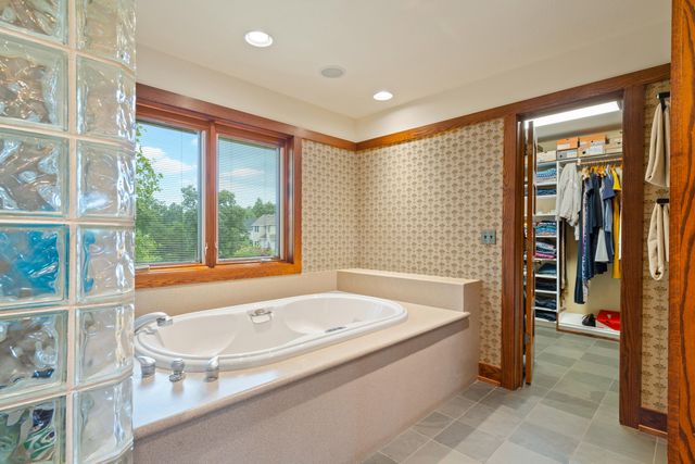 2504 SNOWBERRY CIR, Columbia, MO 65201