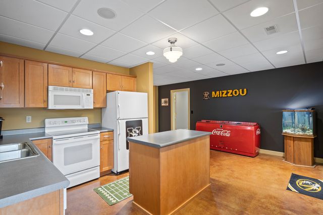 2504 SNOWBERRY CIR, Columbia, MO 65201