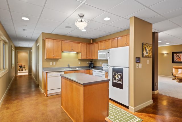 2504 SNOWBERRY CIR, Columbia, MO 65201