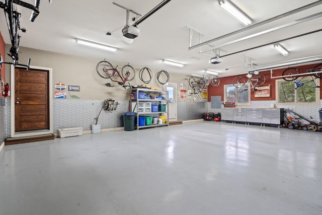 2504 SNOWBERRY CIR, Columbia, MO 65201