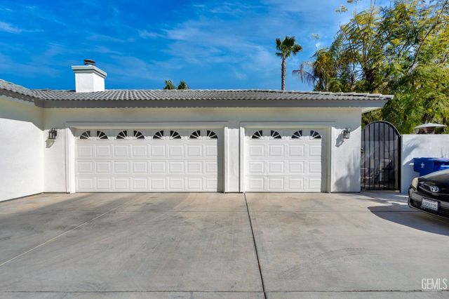 11315 Queensbury Drive, Bakersfield, CA 93312