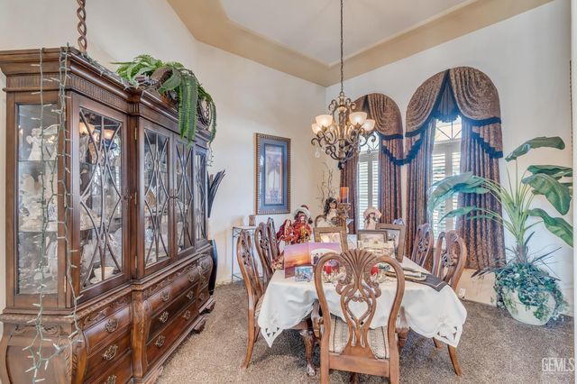 11315 Queensbury Drive, Bakersfield, CA 93312