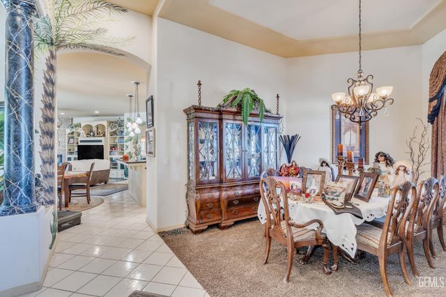 11315 Queensbury Drive, Bakersfield, CA 93312