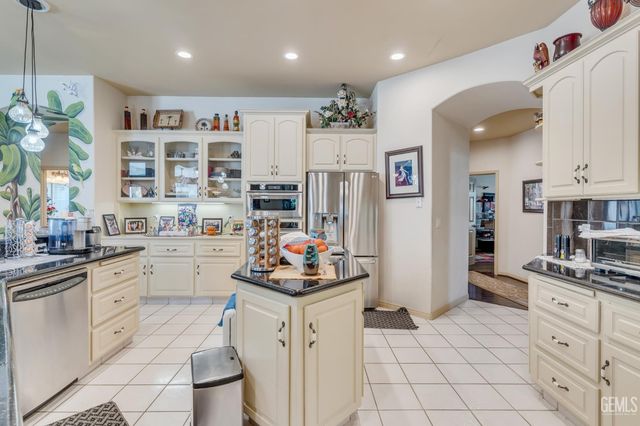 11315 Queensbury Drive, Bakersfield, CA 93312