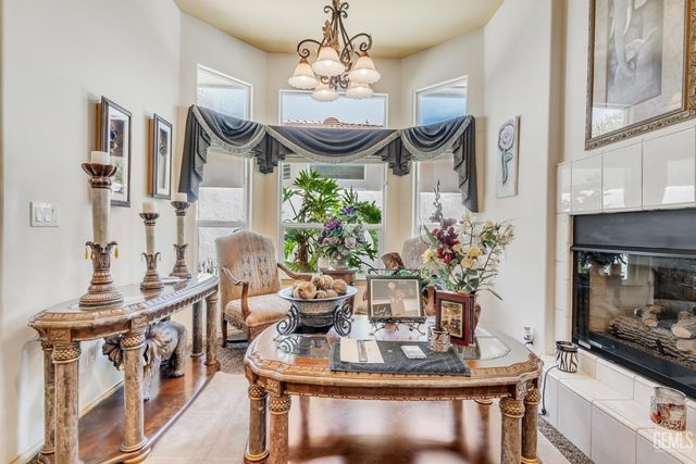 11315 Queensbury Drive, Bakersfield, CA 93312