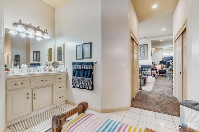 11315 Queensbury Drive, Bakersfield, CA 93312