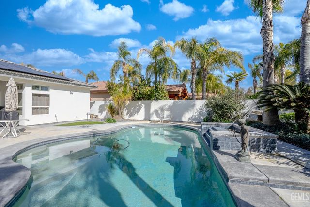 11315 Queensbury Drive, Bakersfield, CA 93312