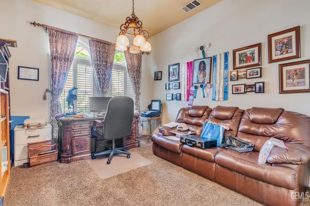 11315 Queensbury Drive, Bakersfield, CA 93312